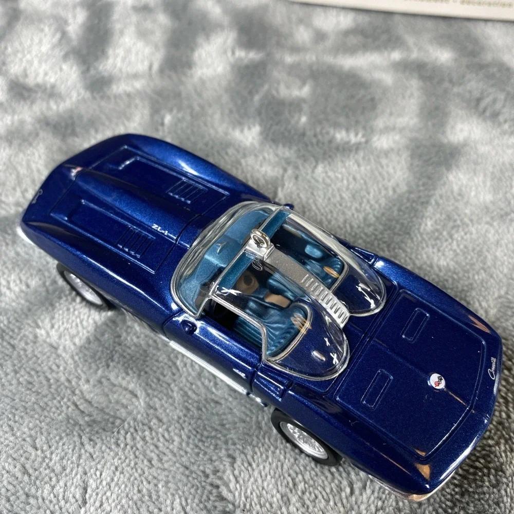 1961 Chevrolet Corvette Mako Shark I - 2007 Hallmark Ornament - Concept Car